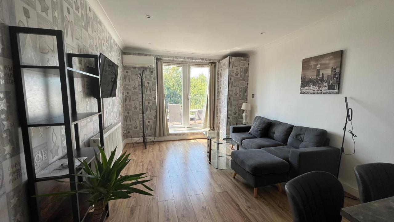 Comfy 2 Bedroom Apartments - Finchley Road, London Bagian luar foto