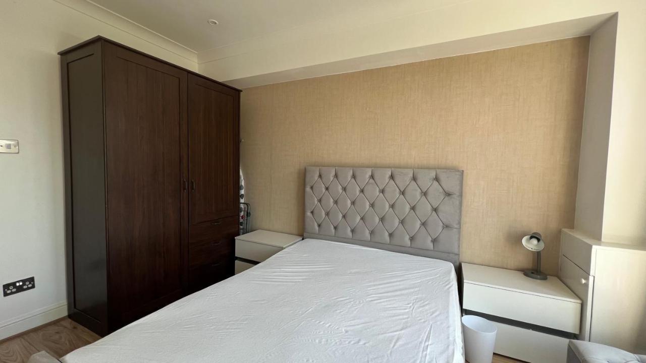 Comfy 2 Bedroom Apartments - Finchley Road, London Bagian luar foto