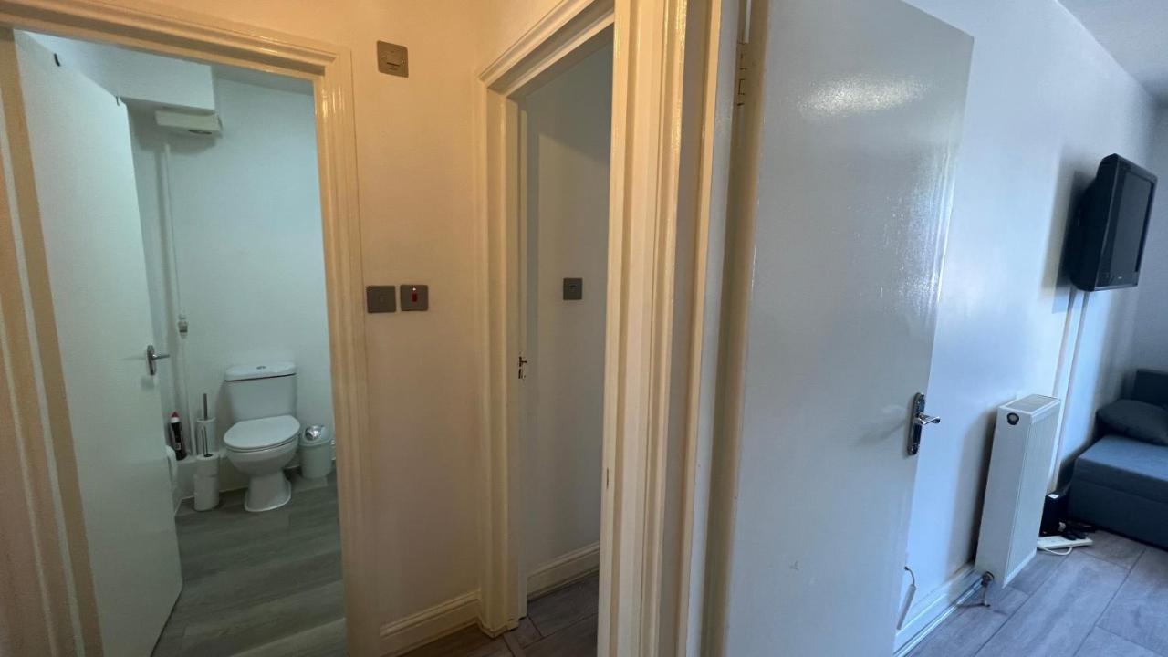 Comfy 2 Bedroom Apartments - Finchley Road, London Bagian luar foto