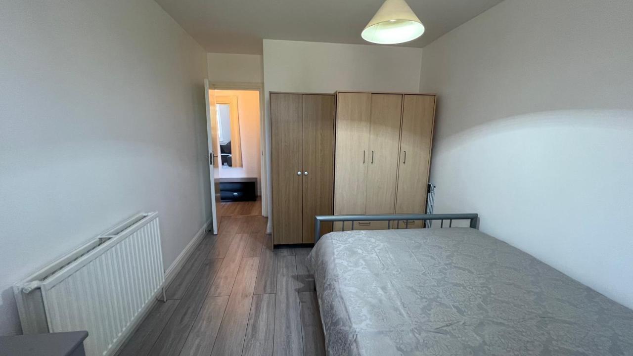 Comfy 2 Bedroom Apartments - Finchley Road, London Bagian luar foto
