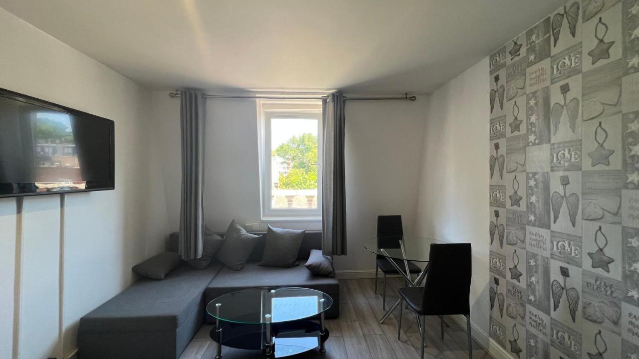 Comfy 2 Bedroom Apartments - Finchley Road, London Bagian luar foto
