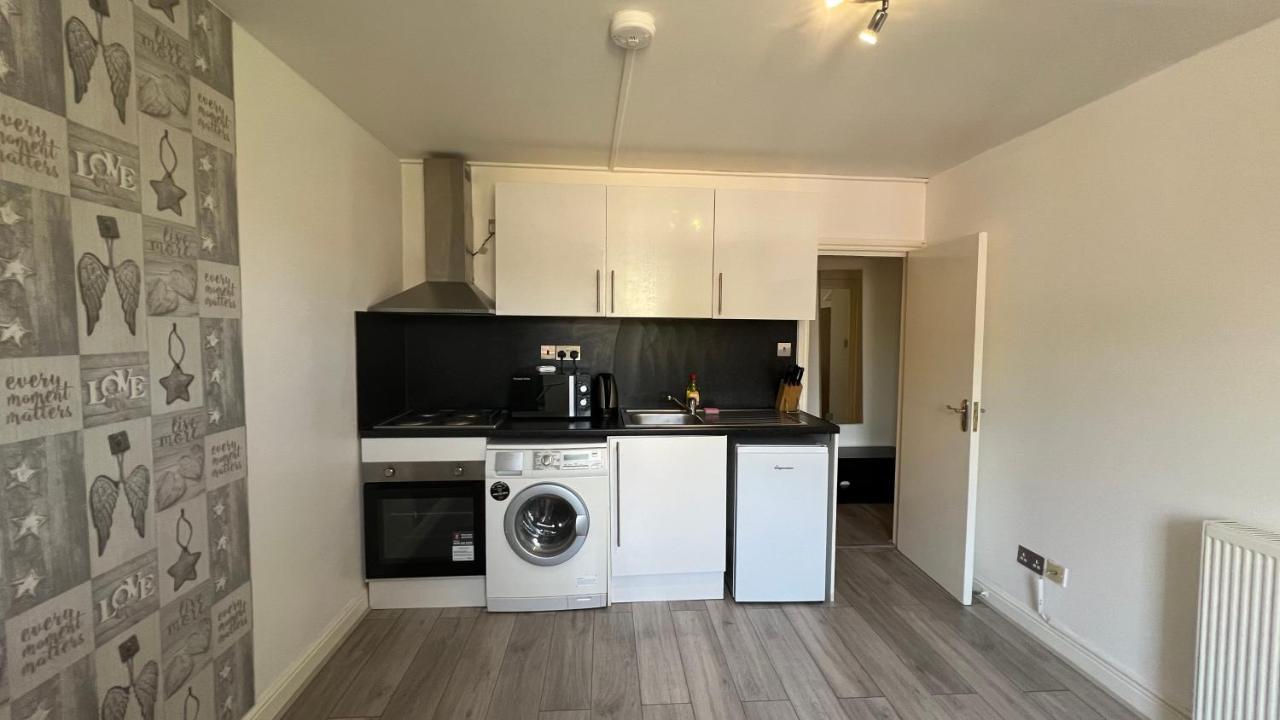 Comfy 2 Bedroom Apartments - Finchley Road, London Bagian luar foto