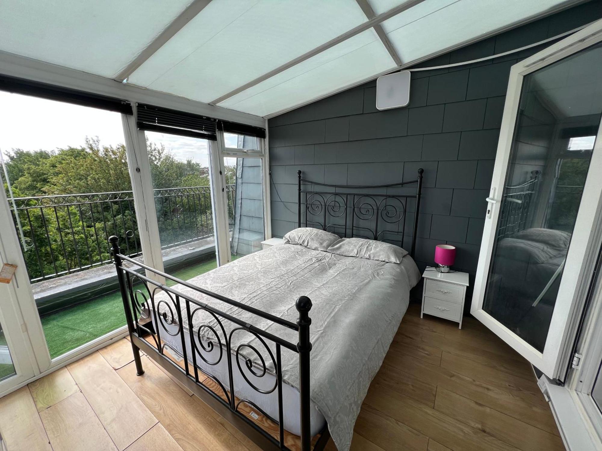 Comfy 2 Bedroom Apartments - Finchley Road, London Bagian luar foto